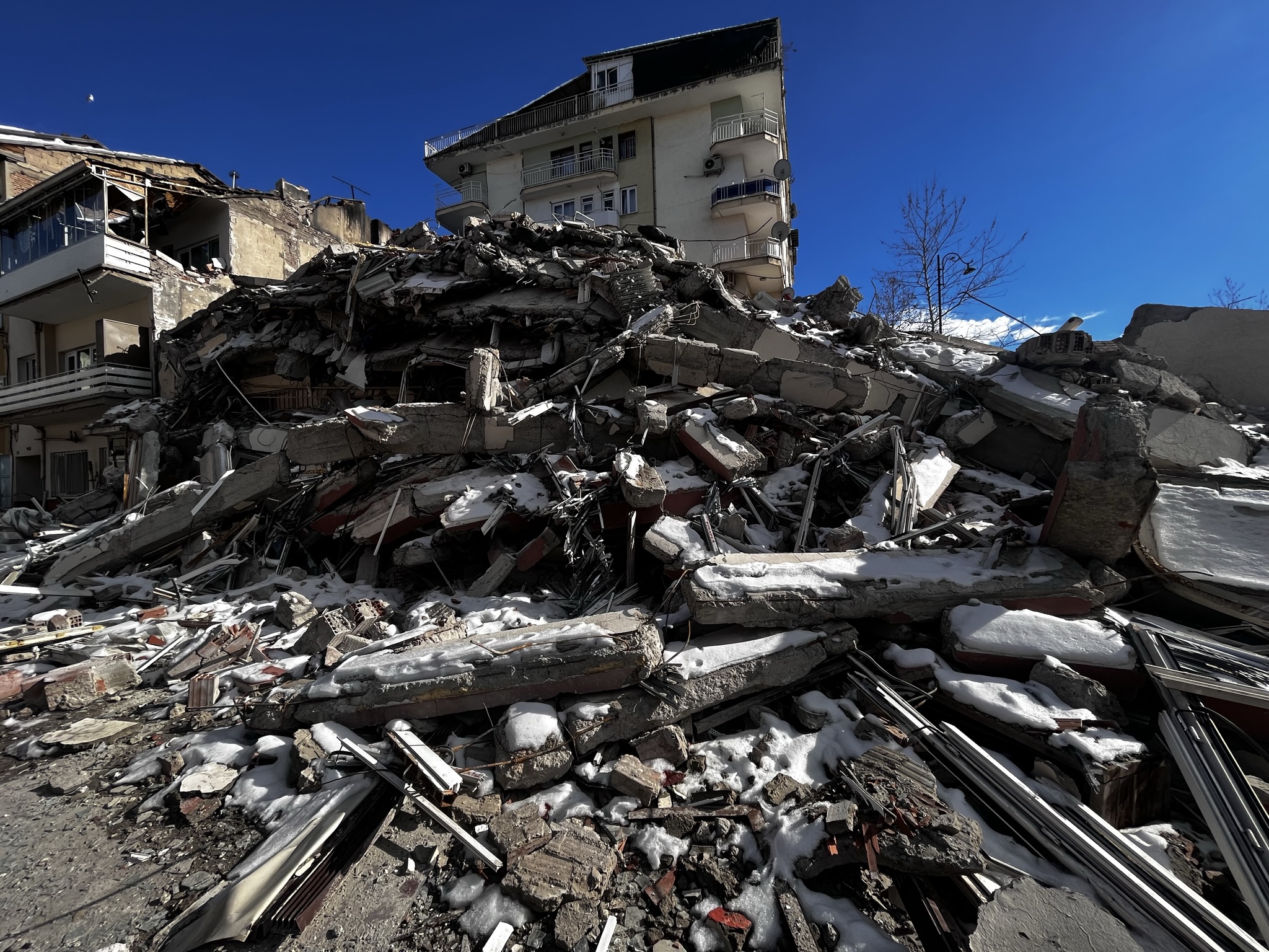 Collapsed buildings — image 14