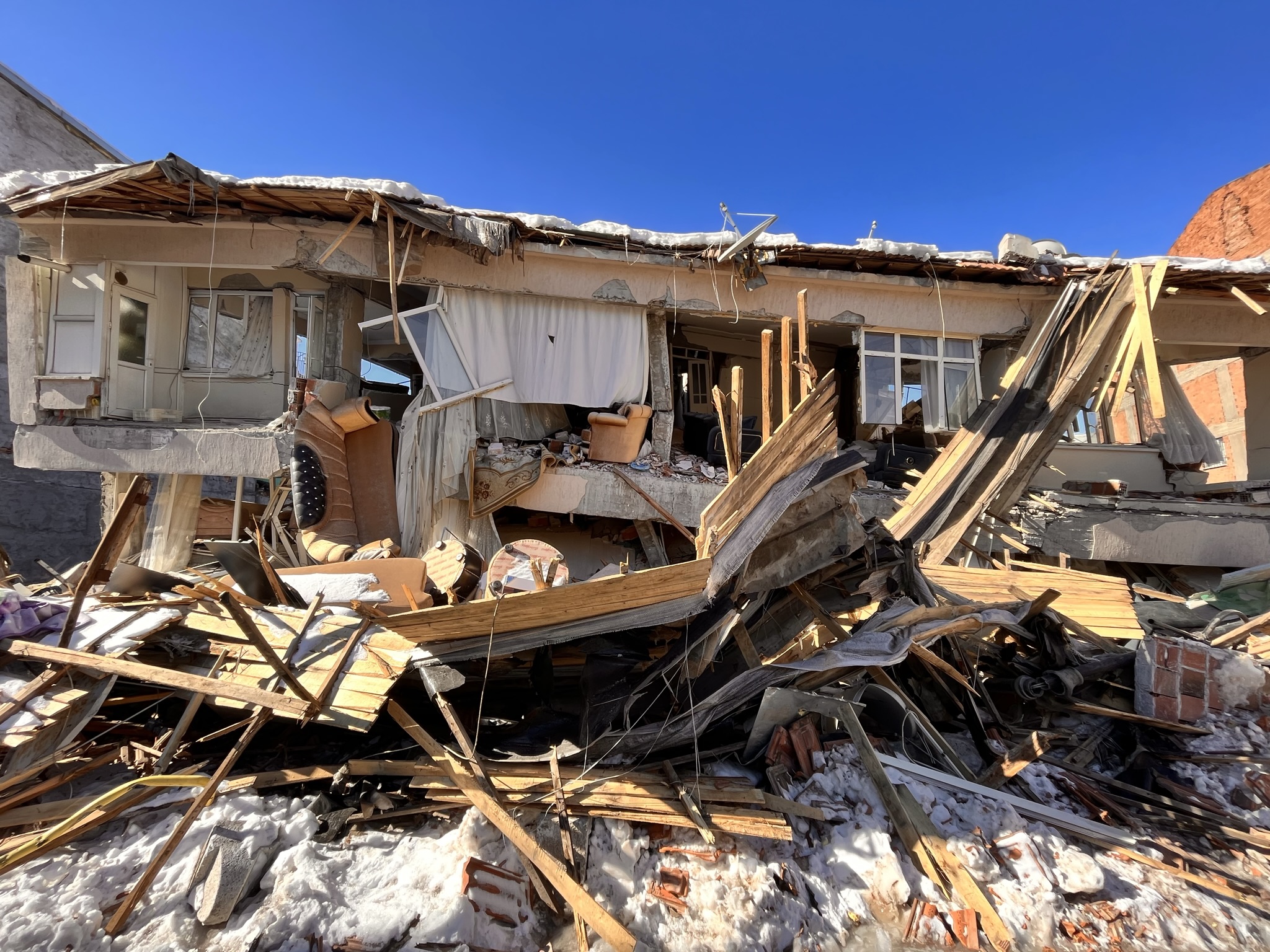 Collapsed buildings — image 3