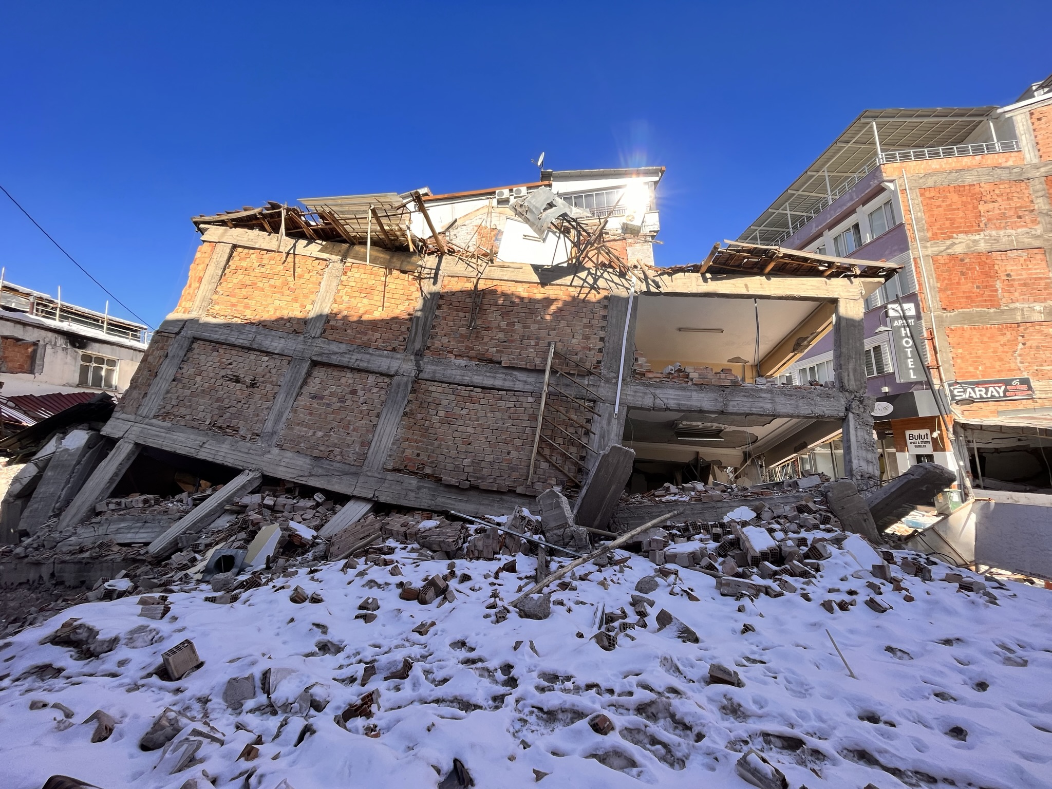 Collapsed buildings — image 4