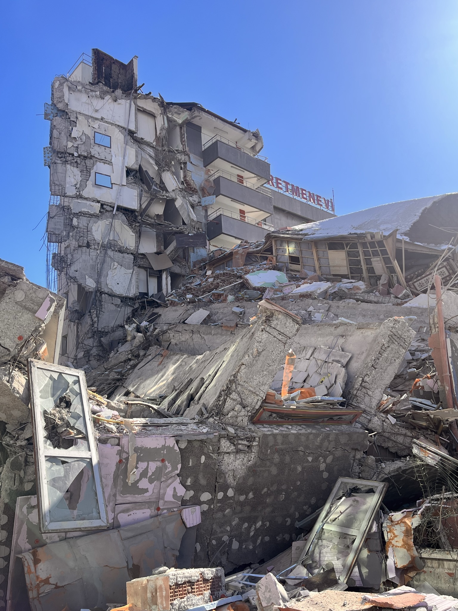 Collapsed buildings — image 5