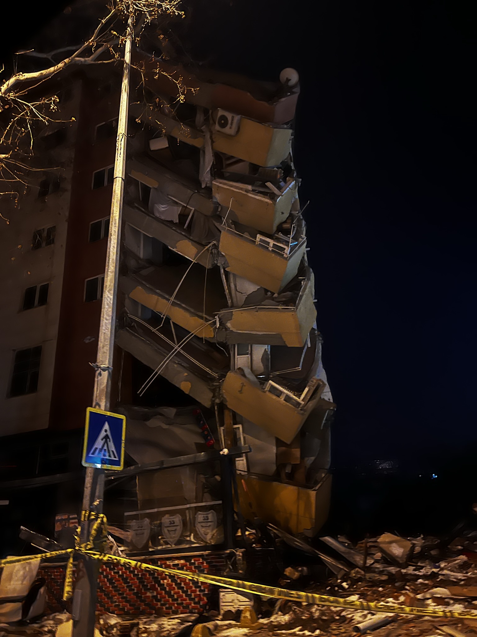 Collapsed buildings — image 7