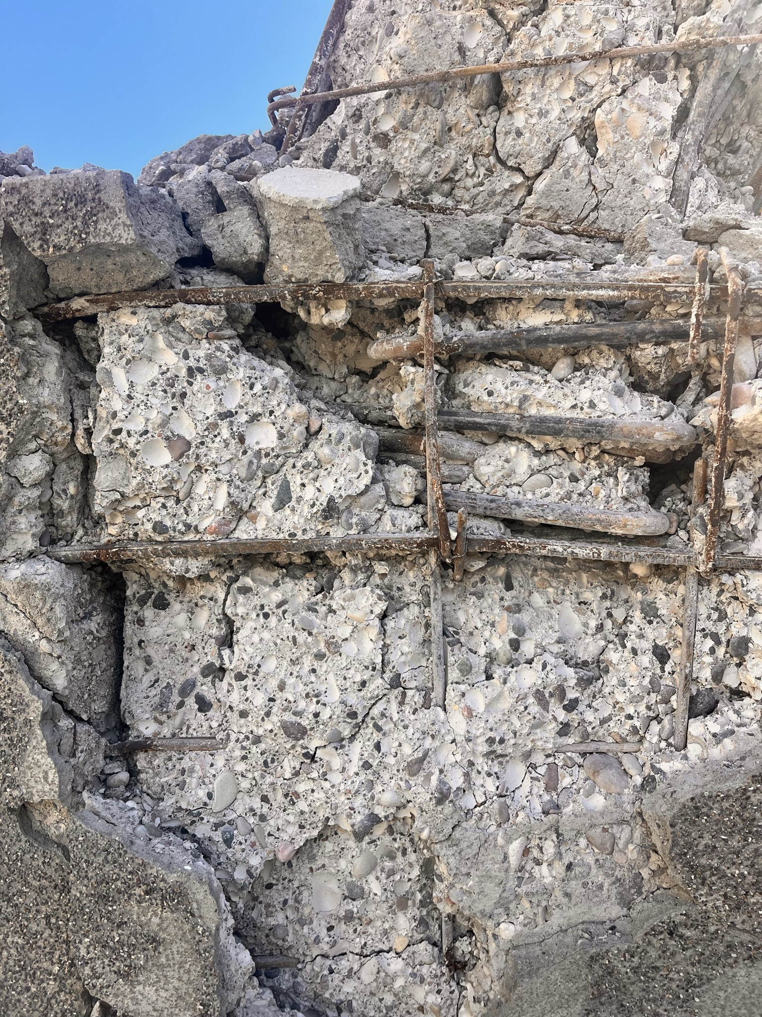 Corroded bars — image 11