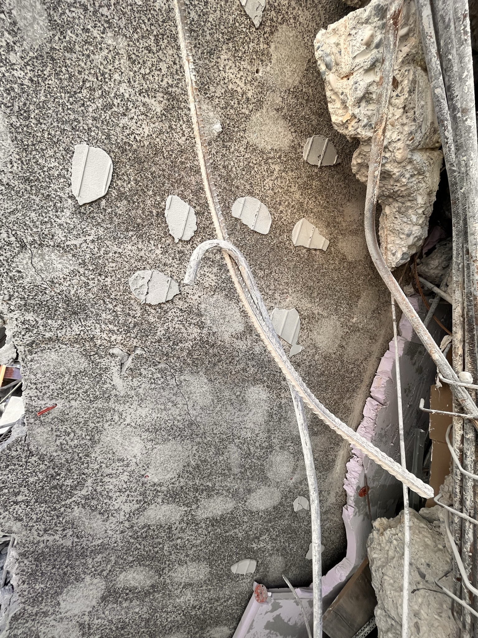 Corroded bars — image 12