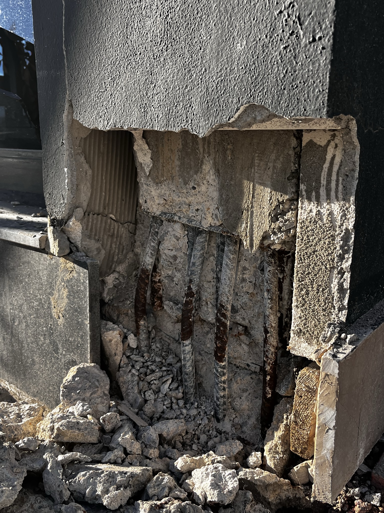 Corroded bars — image 4