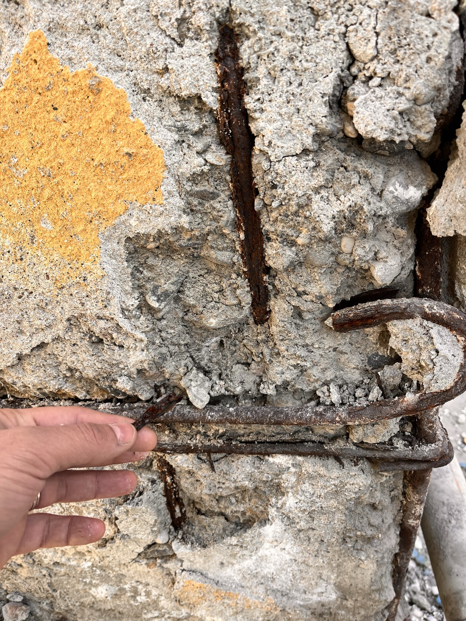 Corroded bars — image 9