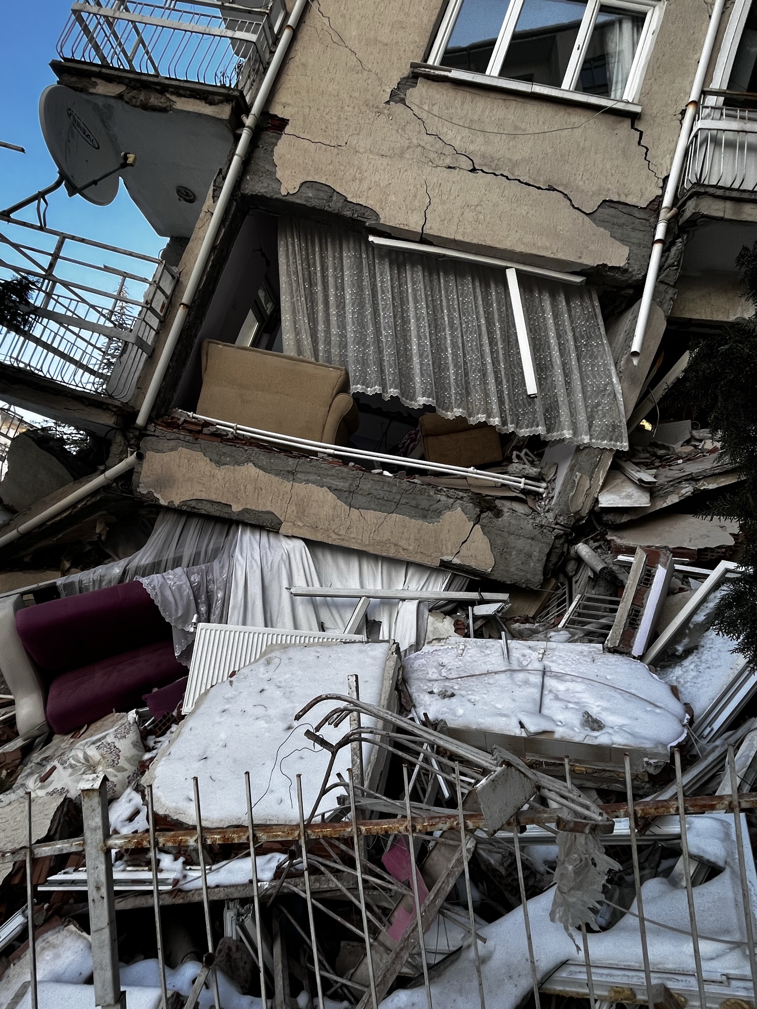Damaged members — image 14
