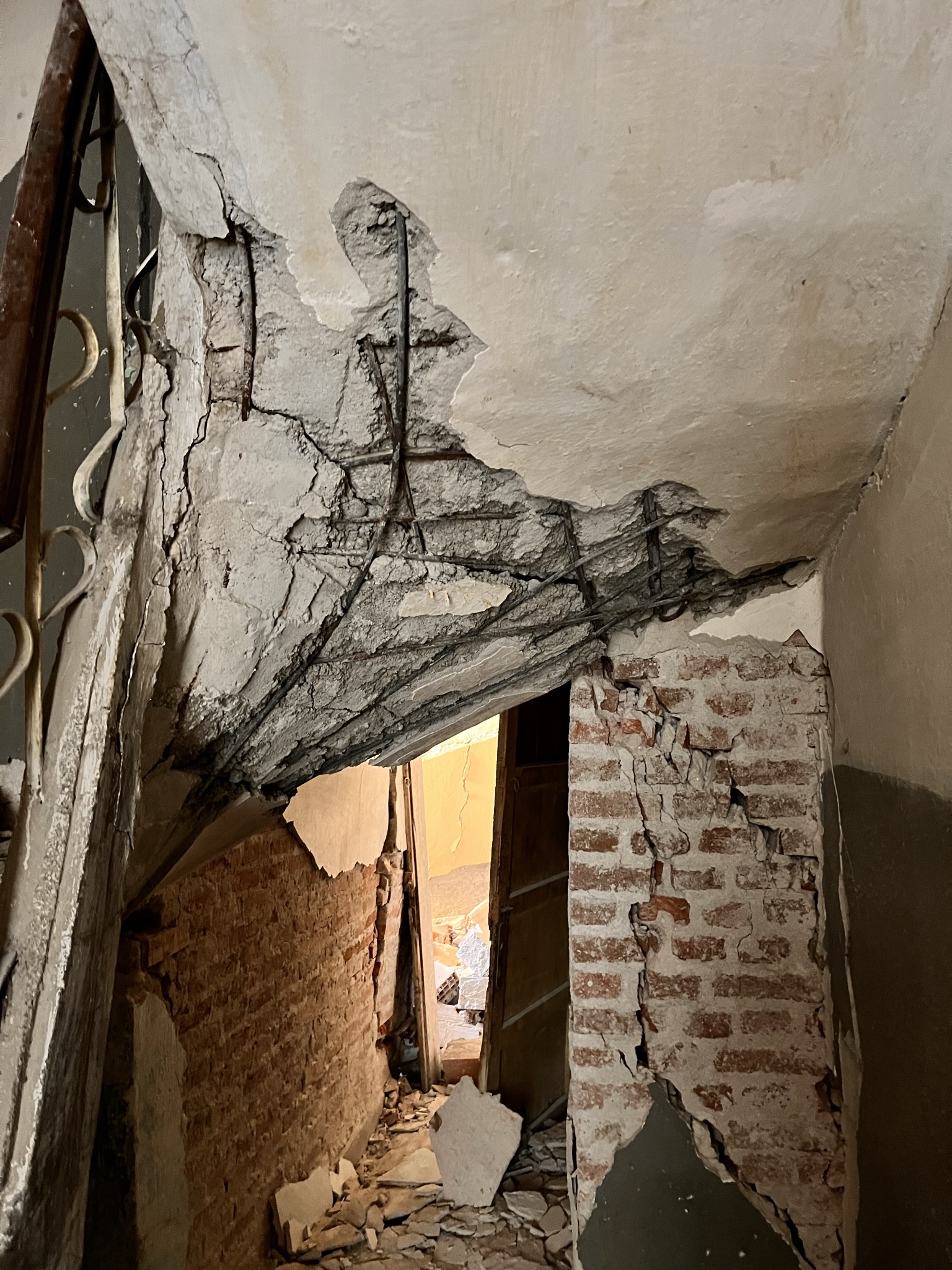 Damaged members — image 19