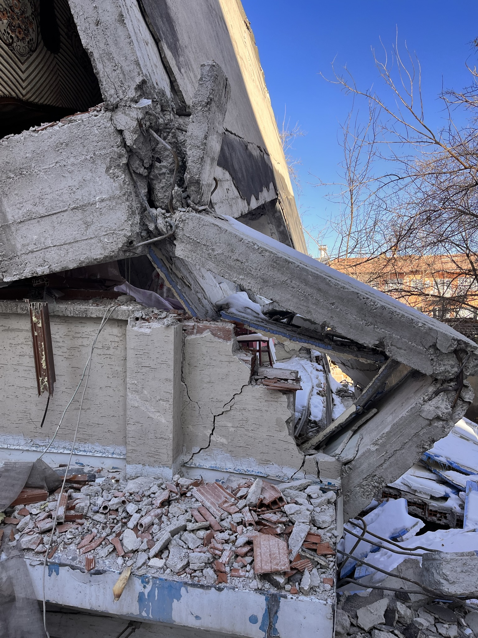 Damaged members — image 20