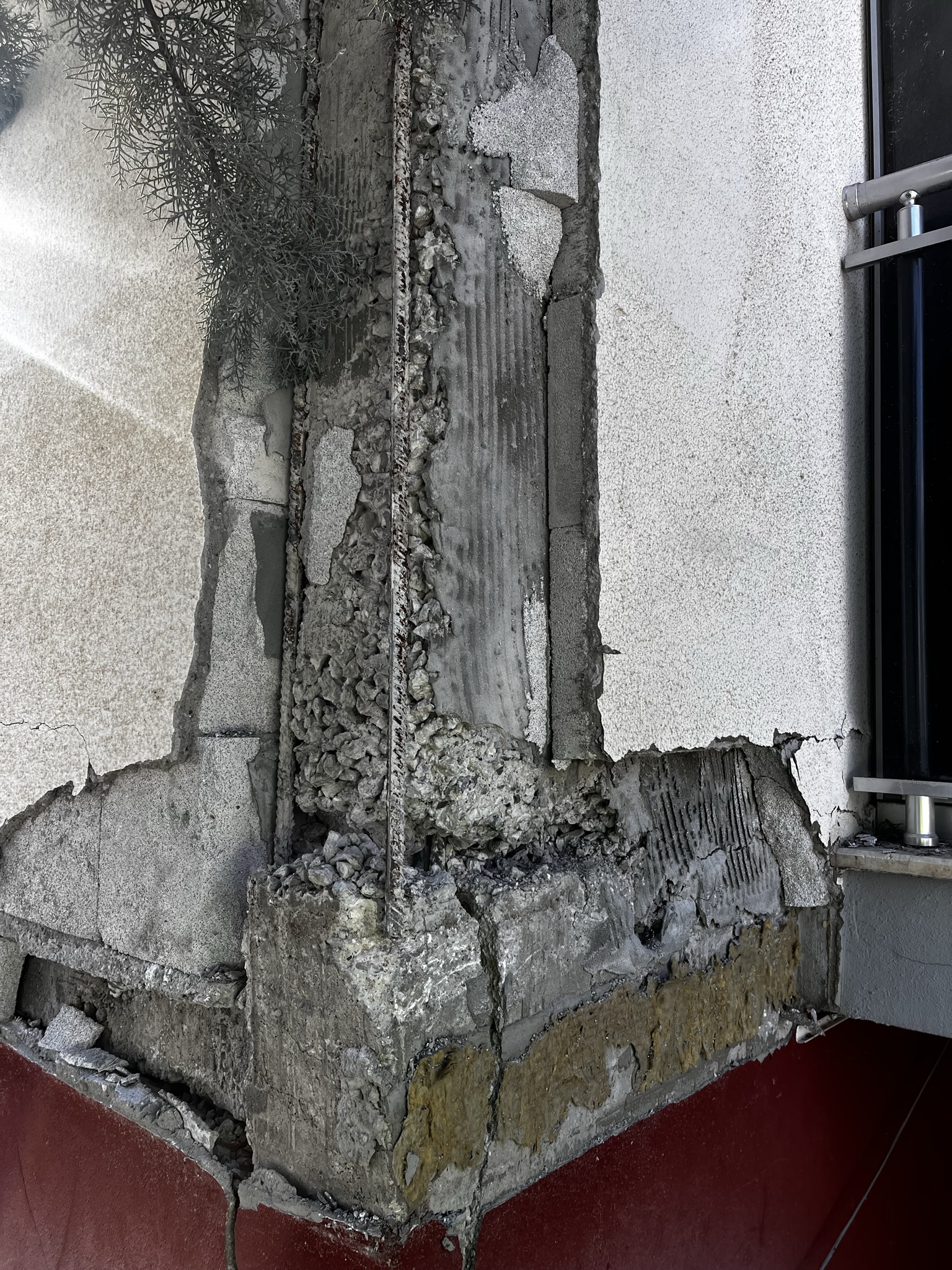 Damaged members — image 24