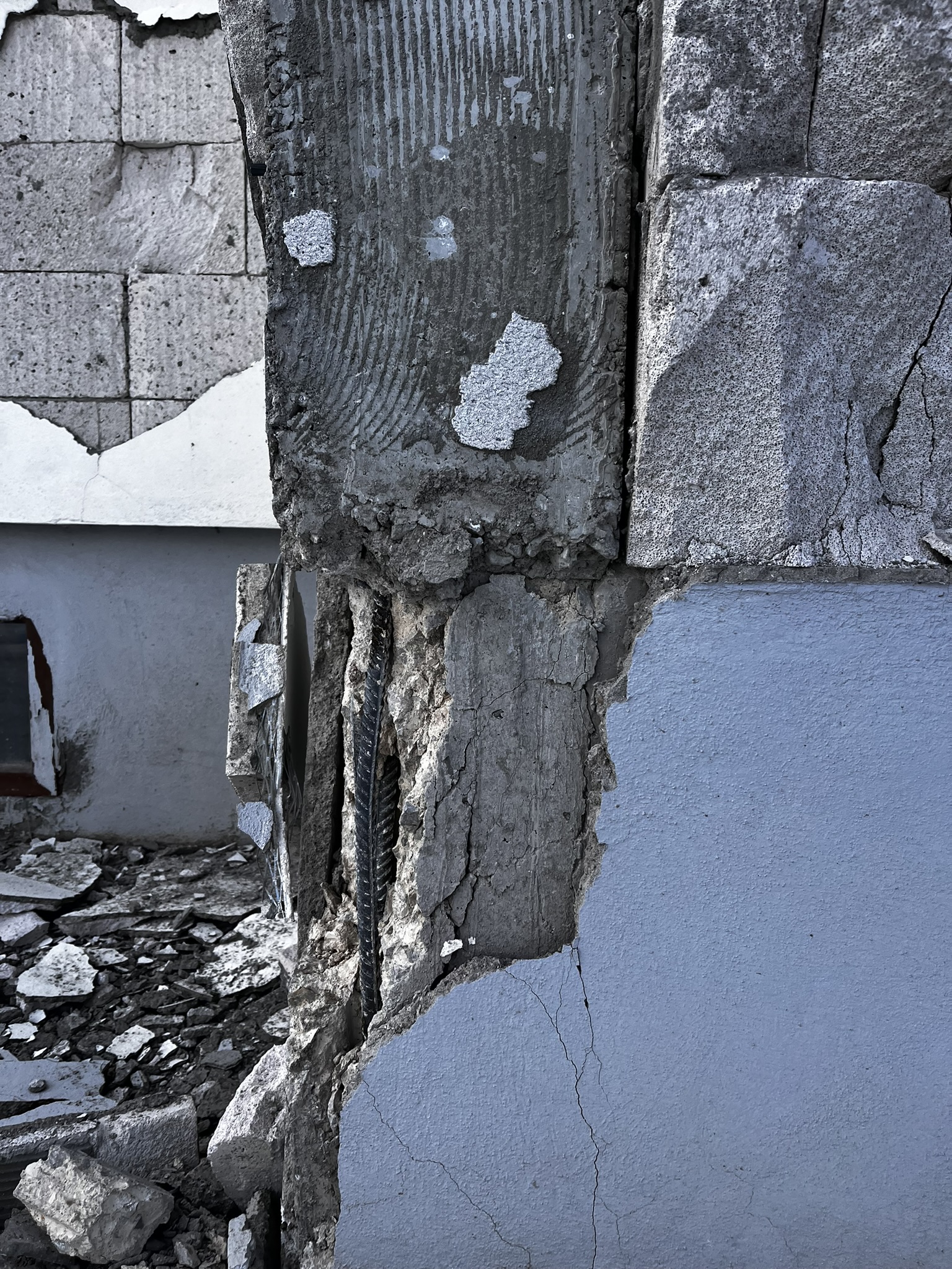 Damaged members — image 9